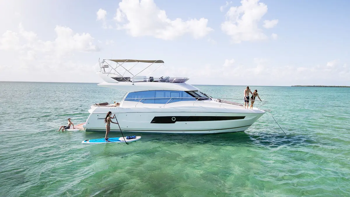 Du thuyền cá nhân Prestige 460